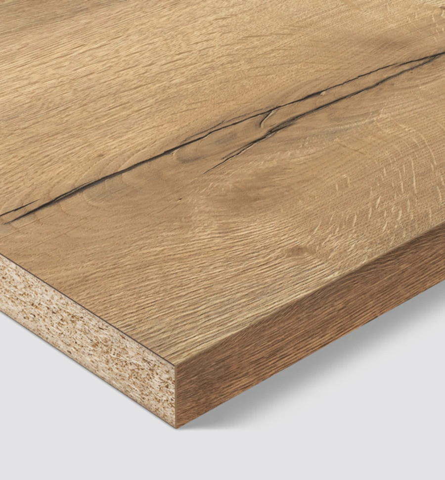 Wytrzymałe blaty kuchenne laminowane o strukturze drewna – ekonomiczne i estetyczne rozwiązanie do kuchni na wymiar.